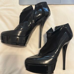 Gucci stiletto booties